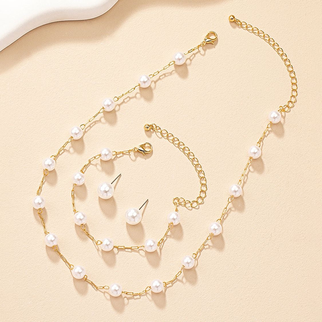 “Uppity” Pearl Necklace Bracelet and Earring Set