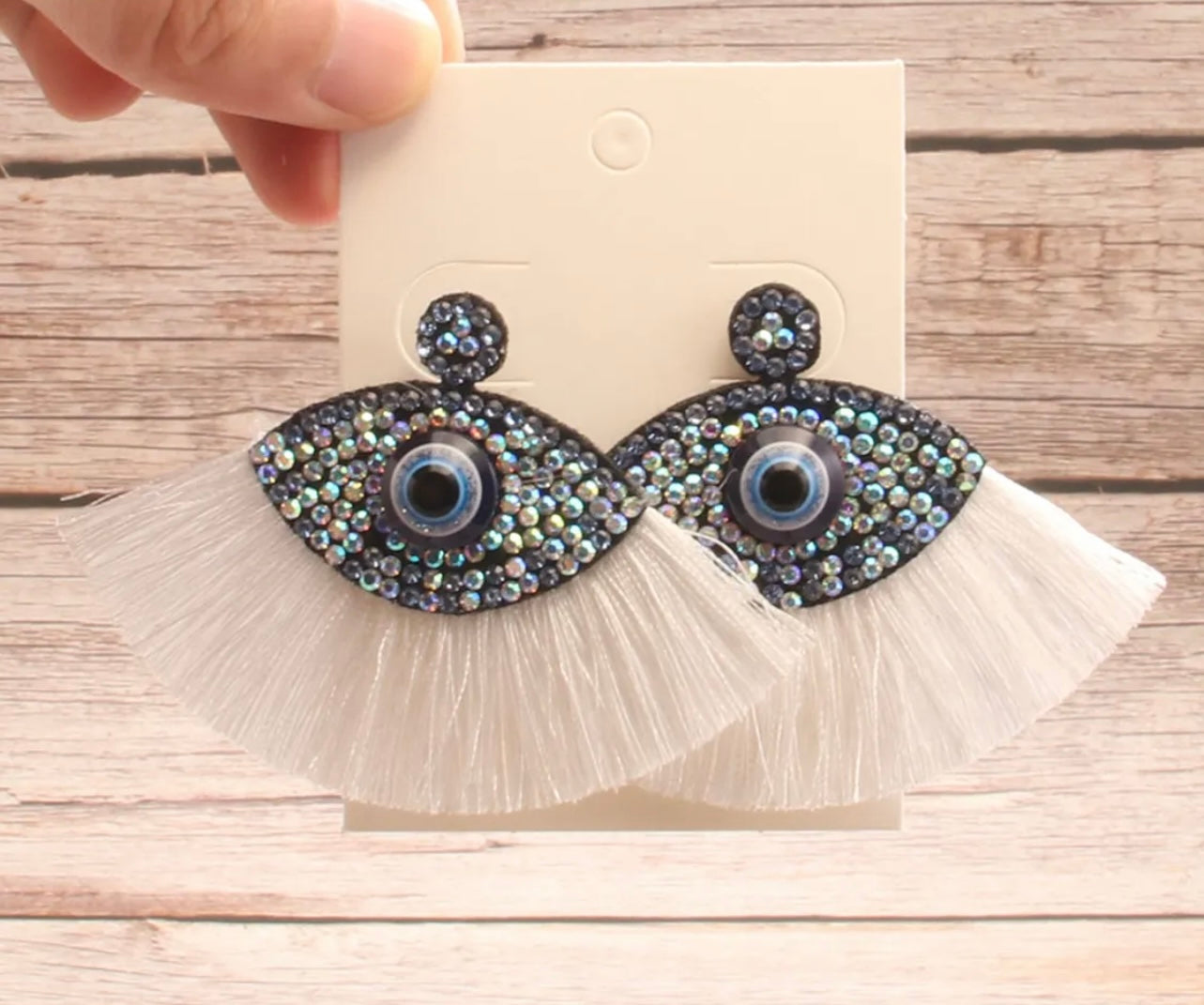 “Capture” Evil Eye Vintage Style Earrings (White)