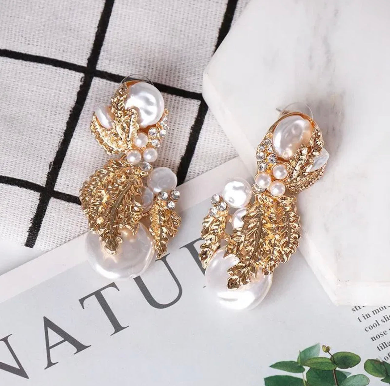 “Ballroom” Golden/Pearl Earrings