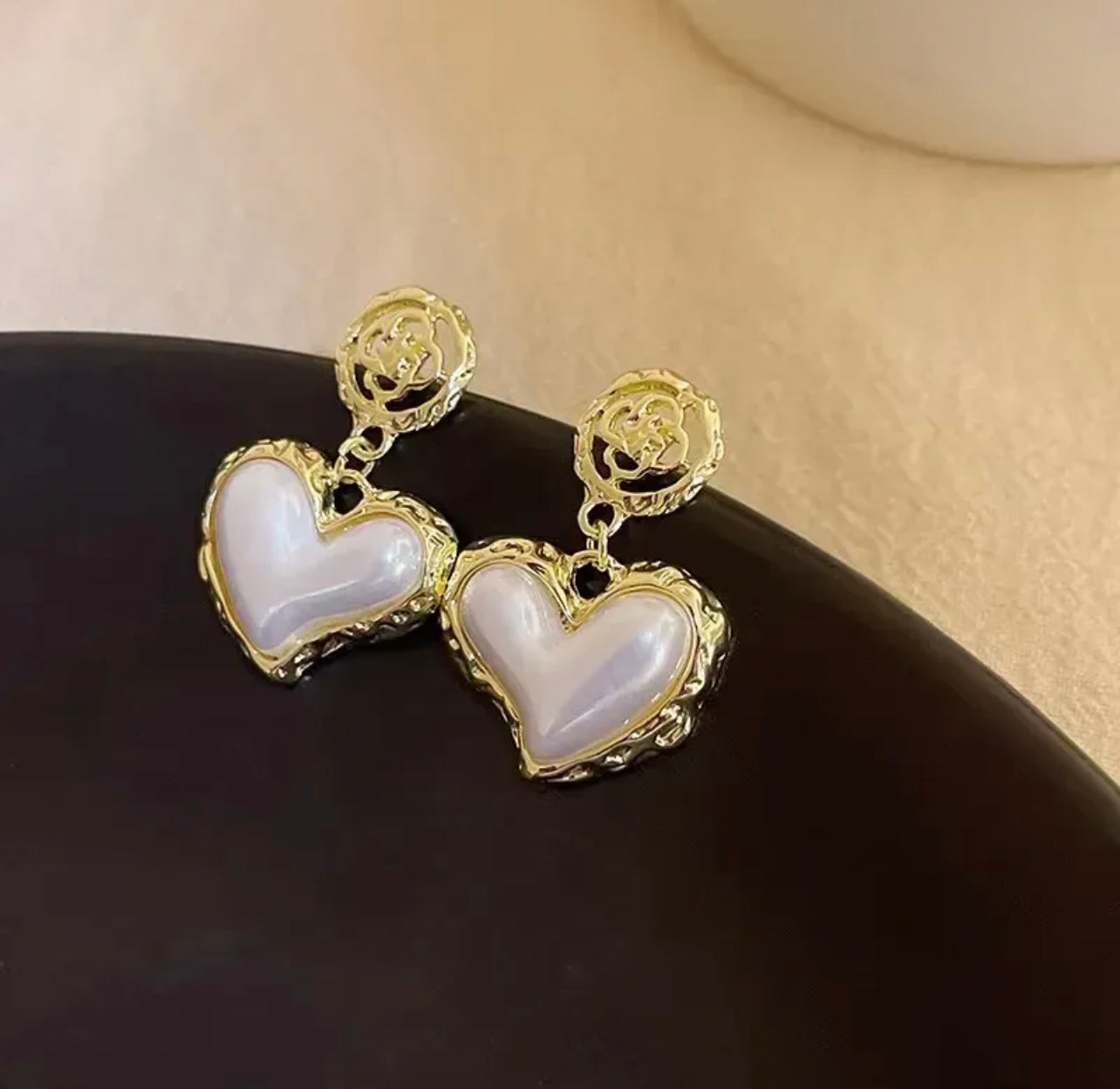 “Roma” Gold Pearl Heart Earrings