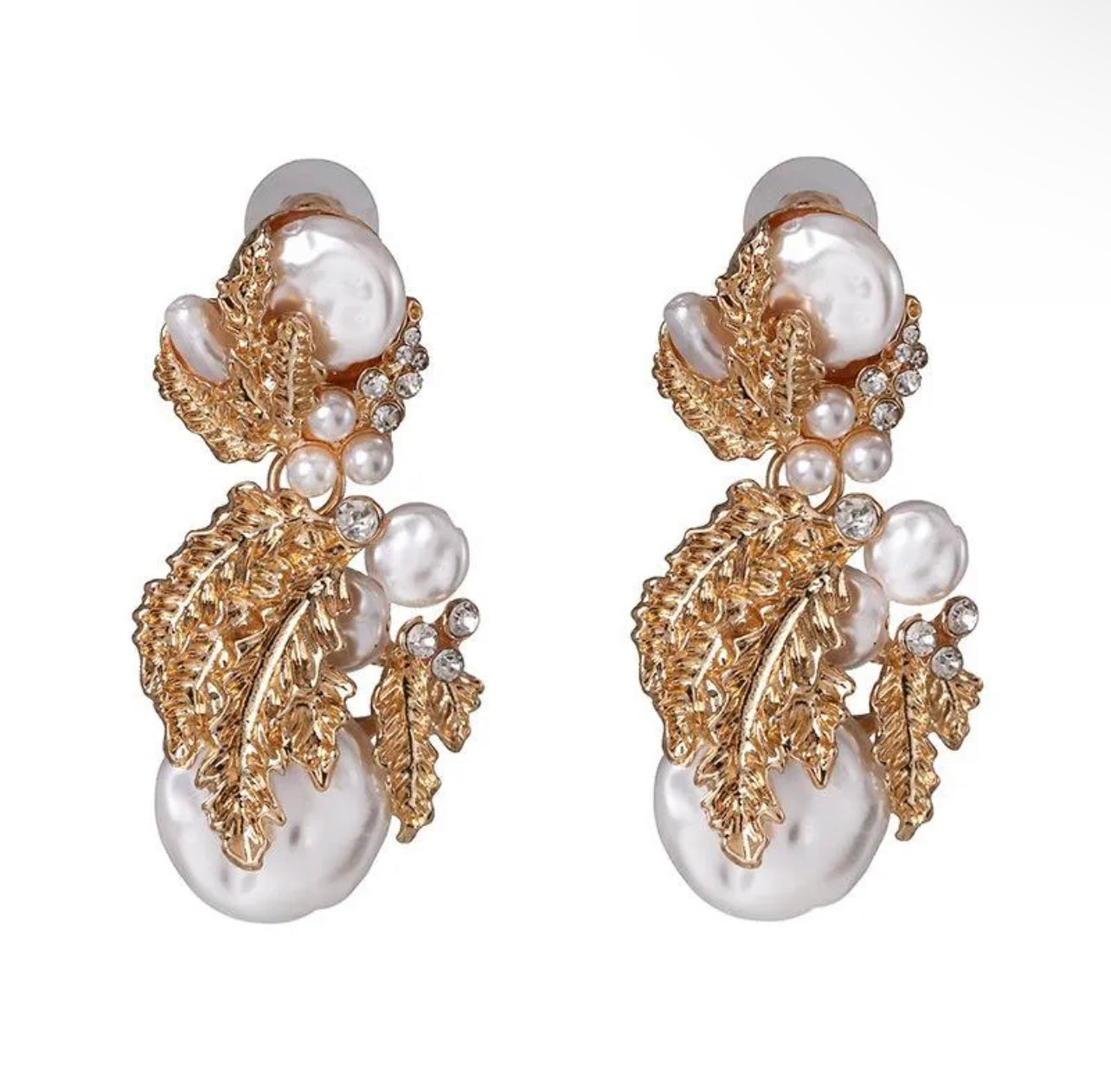 “Ballroom” Golden/Pearl Earrings